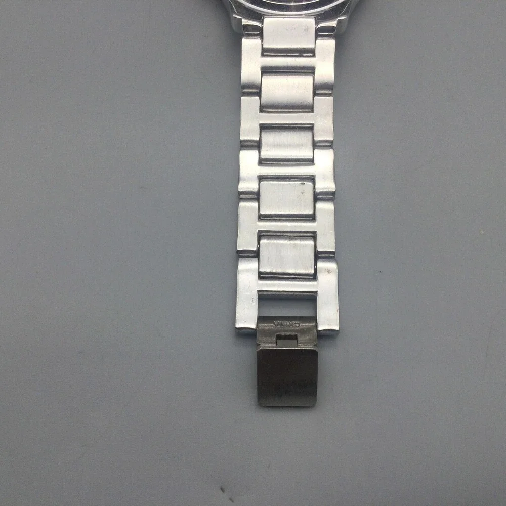 DMQ DQ/1067 Womens Watch 33mm Silver Tone Crystals Bracelet New Battery 6